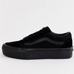 Vans Oldskool black platform sneakers. Size:7 women’s